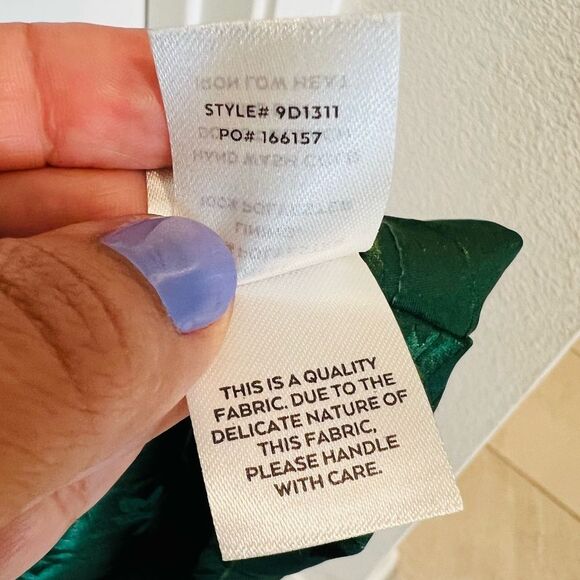 Lulus Women’s Chic Sensibility Dark Green Satin Jacquard Pleated Midi Dress Sz M - Picture 9 of 14